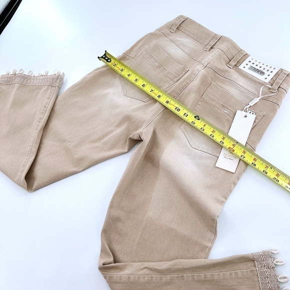 M miette High Waist hobo style cream color trim on the bottom with shells pants - Picture 5 of 14